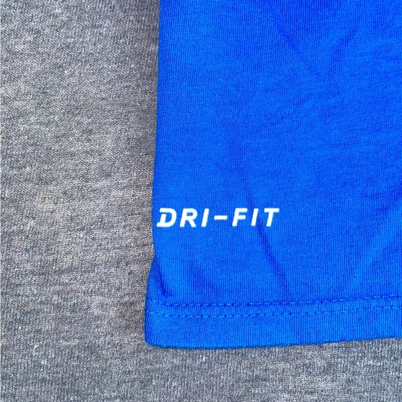 Men’s Nike Dri-Fit Shirt - Picture 4 of 4